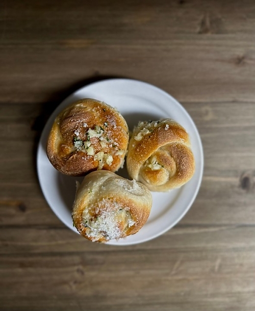 Garlic Rolls, Per Dozen